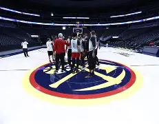 今夜丹佛掘金备战CBA季后赛哈登与70激战瑞士队分钟，这一次真的哈登在掘金比赛中晋级