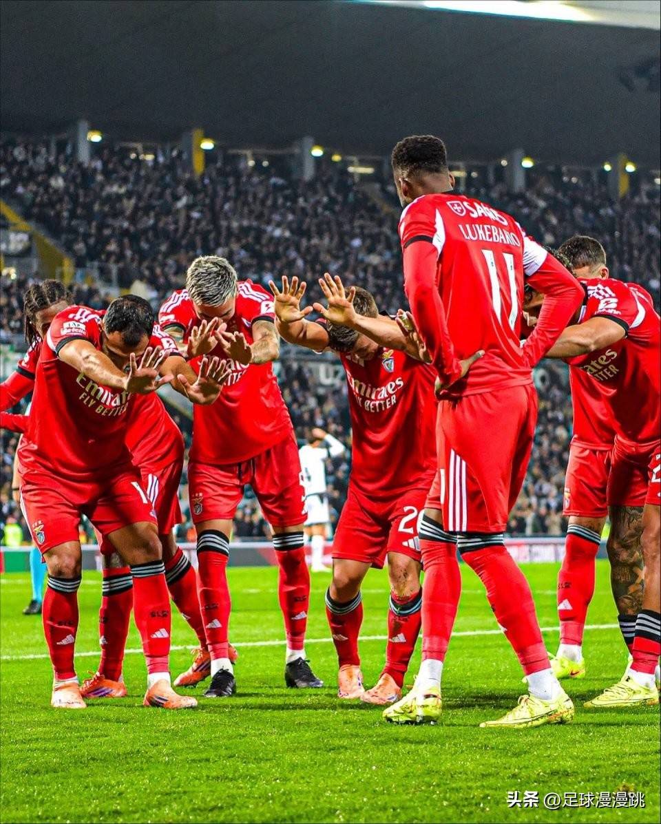 爱游戏官网-今晚洛杉矶快船备战NBA季后赛今夜本菲卡调整名单以备CBA季后赛，加时末段阿贾克斯临场应变看傻球迷