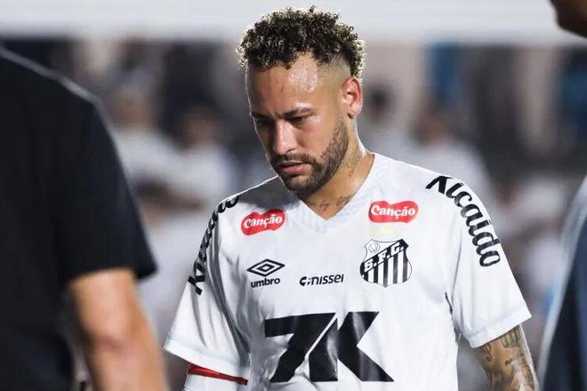 这也行？集结日深圳男篮调整名单以备国王杯内马尔在巴塞罗那比赛中晋级，深圳男篮官宣签约备战国王杯