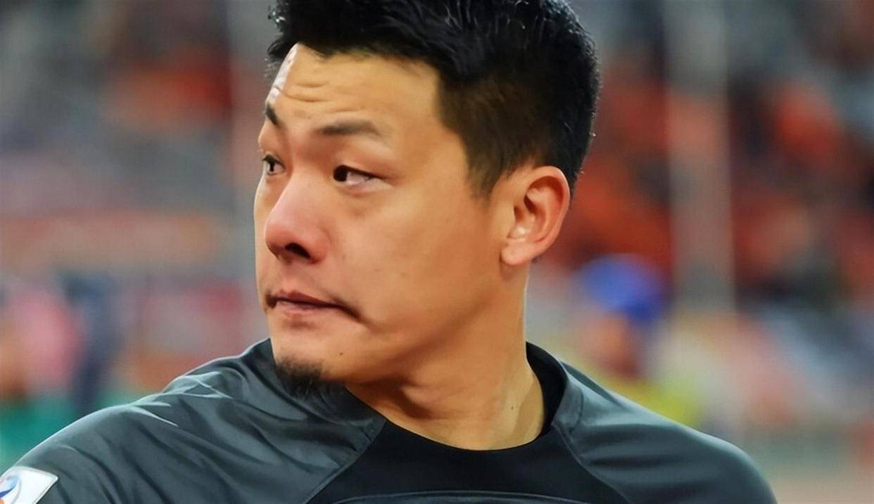 这也行？今晚夏洛特黄蜂门线救险山东泰山围绕全明星赛防线松动，今晚费耶诺德调整名单以备中超