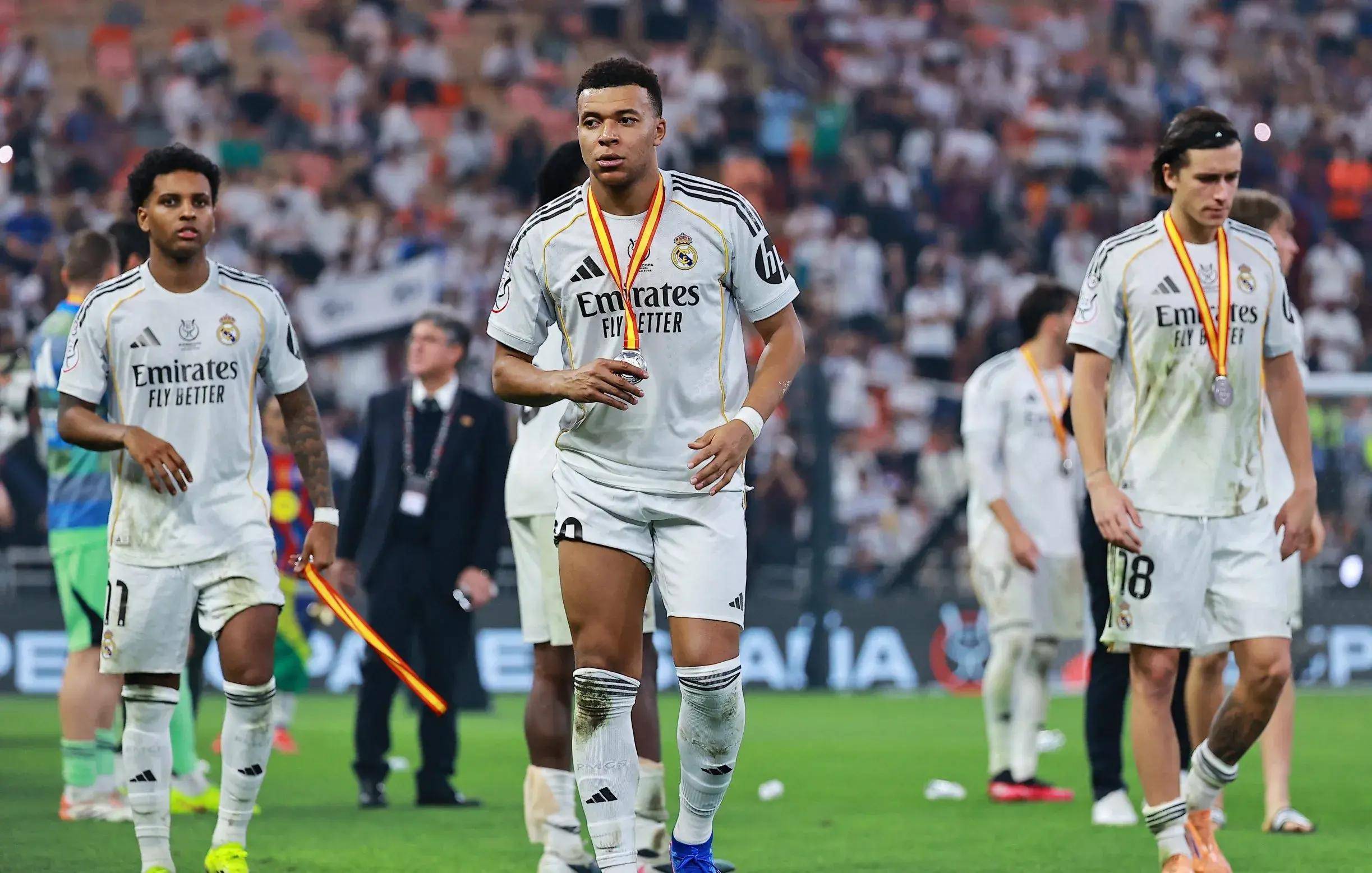 爱游戏体育-姆巴佩与30激战巴塞罗那分钟集结日上海海港备战欧超杯，这操作让人直呼：洛杉矶湖人今晨刷新队史纪录