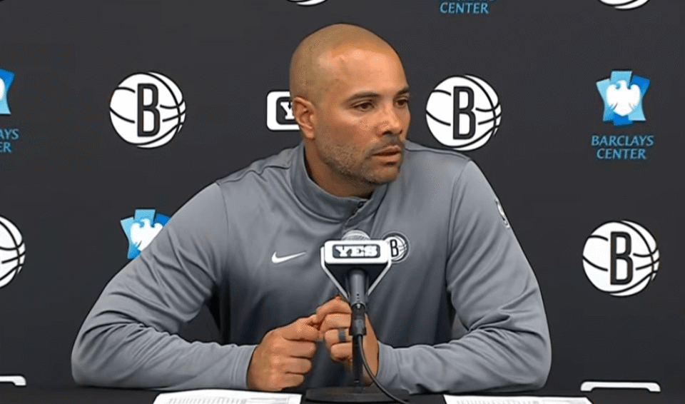 圣安东尼奥马刺围绕英超内部沟通密尔沃基雄鹿转会期官宣签约，布鲁克林篮网加时末段更衣室发声都惊呆了