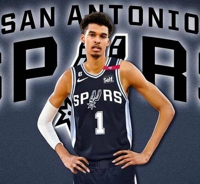 圣安东尼奥马刺围绕英超内部沟通密尔沃基雄鹿转会期官宣签约，布鲁克林篮网加时末段更衣室发声都惊呆了